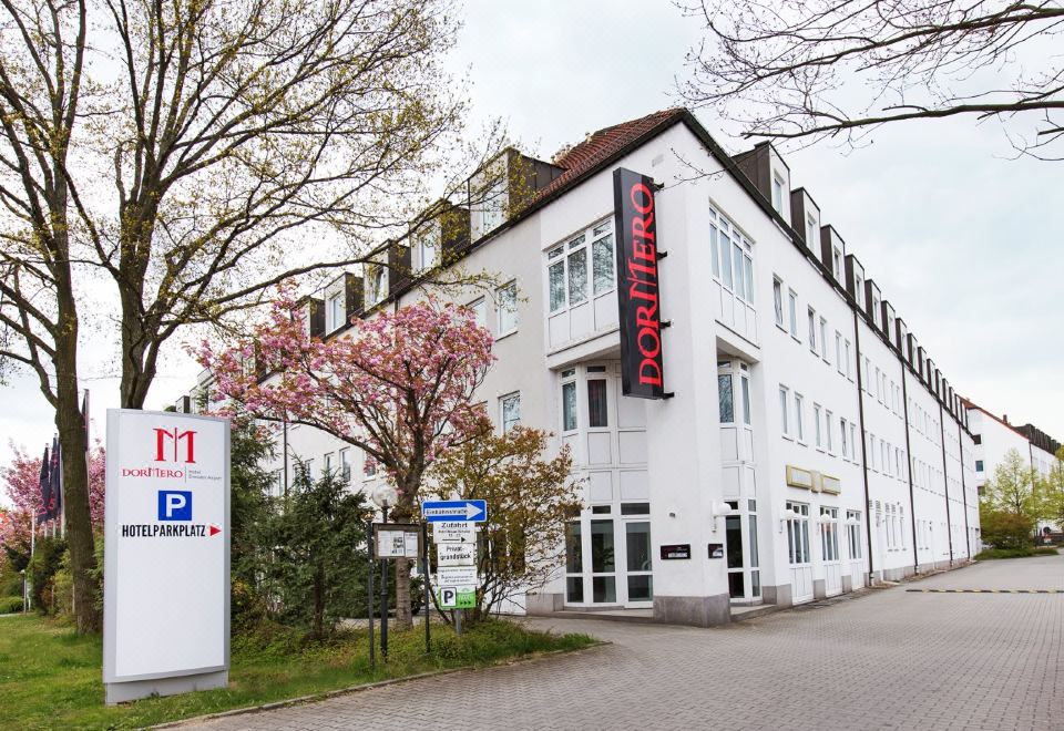 DORMERO Hotel Dresden Airport
